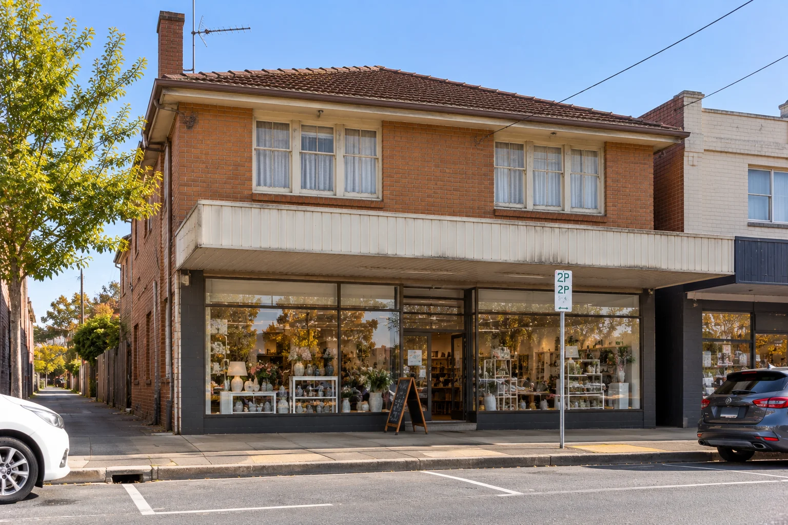 Mixed-Use Retail Properties Mixed-use retail property with upper-level accommodation